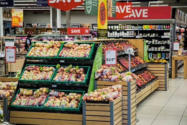 Generative AI & Social Shopping: Acceptance, Trends & Hesitancy