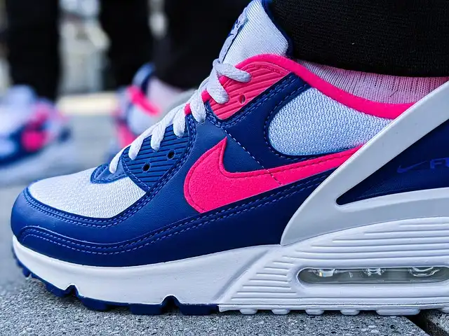 Nike Restructuring: Sports Focus & Revenue Challenges