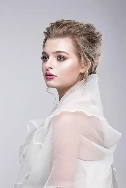 Area’s New Vision: Nicholas Aburn’s American Glitz & Glamour
